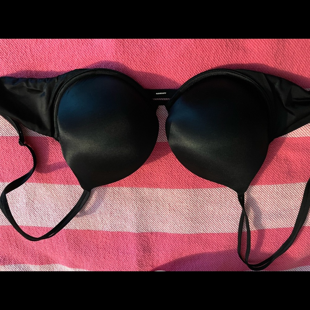 Victoria’s Secret bra in great condition! 34D